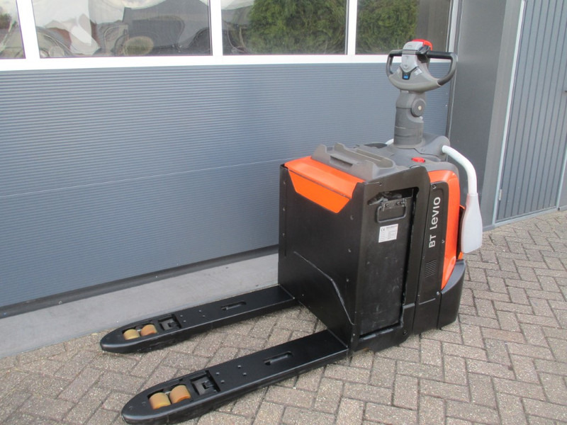 BT LPE 200 - Pallet truck: picture 2 BT LPE 200 - Pallet truck: picture 2