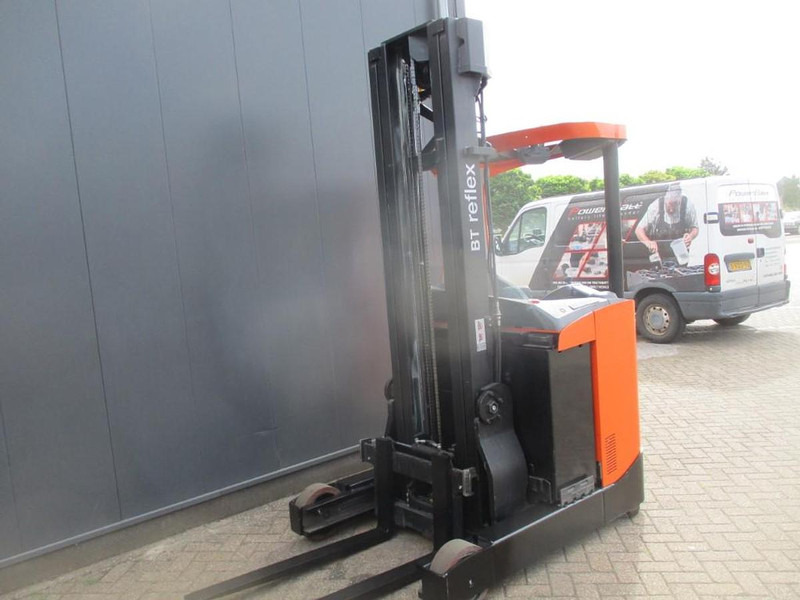 BT RRE 160 - Reach truck: picture 3 BT RRE 160 - Reach truck: picture 3