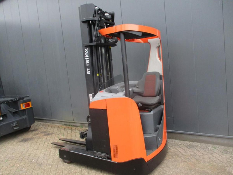 BT RRE 160 - Reach truck: picture 2 BT RRE 160 - Reach truck: picture 2