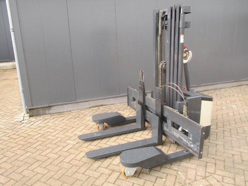 Crown WS2300-1.8TT-4W-4415 - Stacker: picture 1 Crown WS2300-1.8TT-4W-4415 - Stacker: picture 1