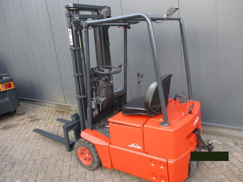 Linde E12 - Electric forklift: picture 3 Linde E12 - Electric forklift: picture 3