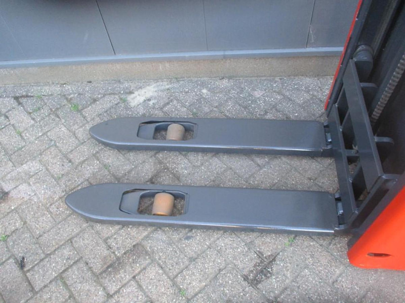 Linde L 10 - Stacker: picture 4 Linde L 10 - Stacker: picture 4