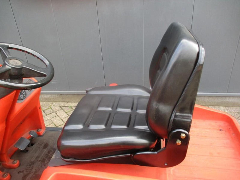 Linde P 60 - Tow tractor: picture 5 Linde P 60 - Tow tractor: picture 5