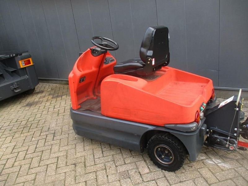 Linde P 60 - Tow tractor: picture 3 Linde P 60 - Tow tractor: picture 3