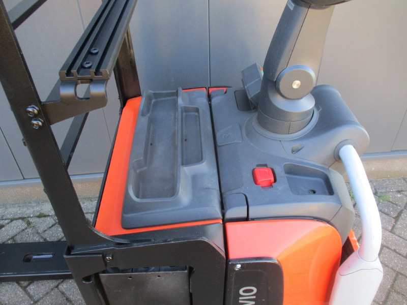 Toyota LPE 200 - Pallet truck: picture 4 Toyota LPE 200 - Pallet truck: picture 4