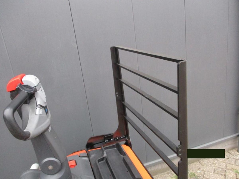 Toyota LPE200 - Pallet truck: picture 5 Toyota LPE200 - Pallet truck: picture 5