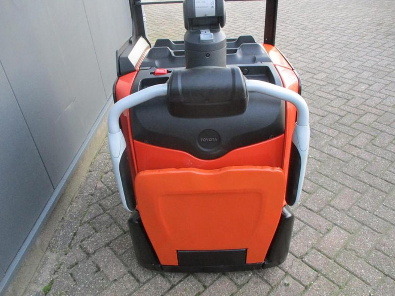 Toyota LPE250 - Pallet truck: picture 4 Toyota LPE250 - Pallet truck: picture 4