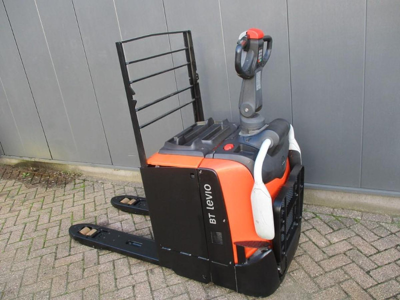 Toyota LPE250 - Pallet truck: picture 2 Toyota LPE250 - Pallet truck: picture 2