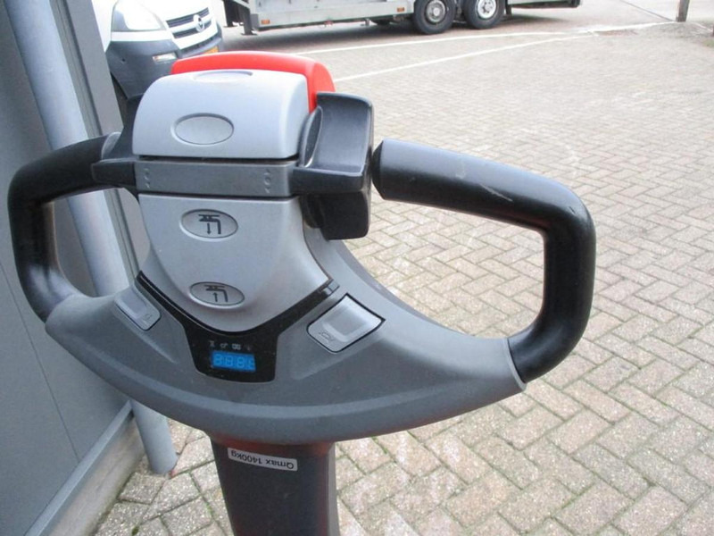 Toyota LWE 140 - Pallet truck: picture 5 Toyota LWE 140 - Pallet truck: picture 5