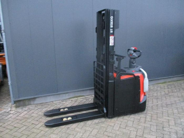 Toyota SPE 120L - Stacker: picture 2 Toyota SPE 120L - Stacker: picture 2