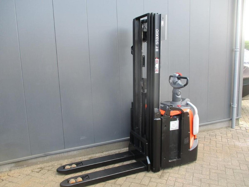 Toyota SPE 120L - Stacker: picture 2 Toyota SPE 120L - Stacker: picture 2