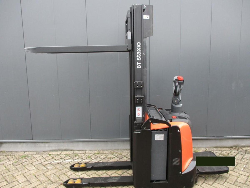 Toyota SPE120 - Pallet truck: picture 4 Toyota SPE120 - Pallet truck: picture 4