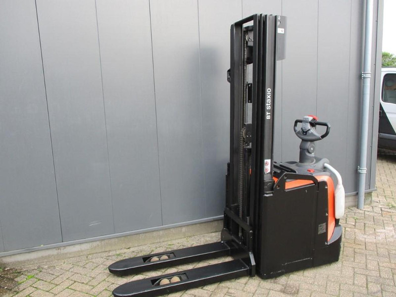 Toyota SPE120 - Pallet truck: picture 1 Toyota SPE120 - Pallet truck: picture 1