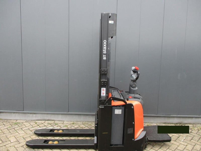 Toyota SPE120 - Pallet truck: picture 1 Toyota SPE120 - Pallet truck: picture 1