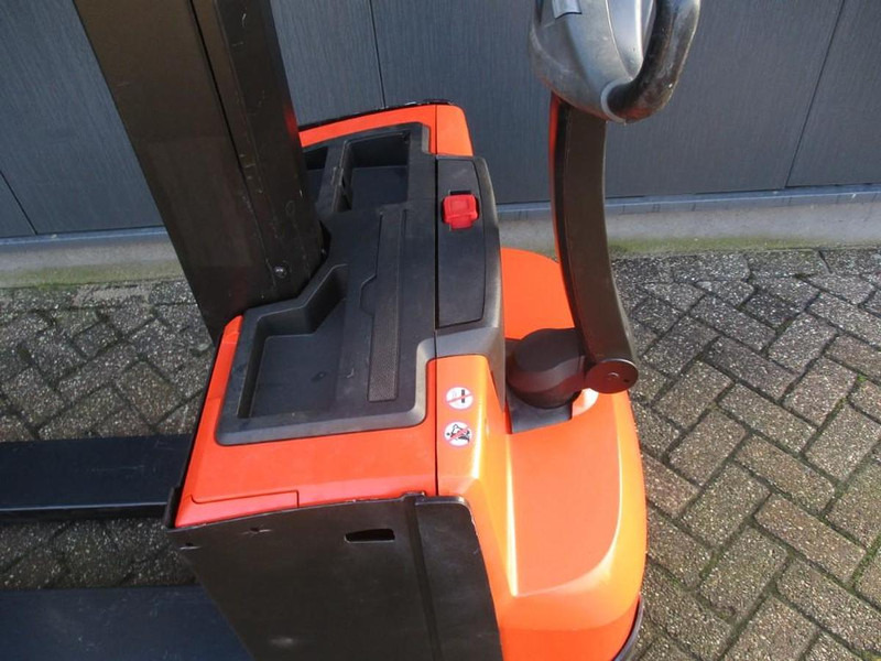 Stacker Toyota SWE 080L: picture 8