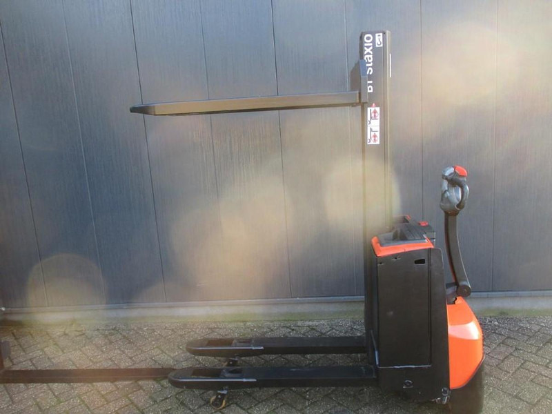 Stacker Toyota SWE 080L: picture 9