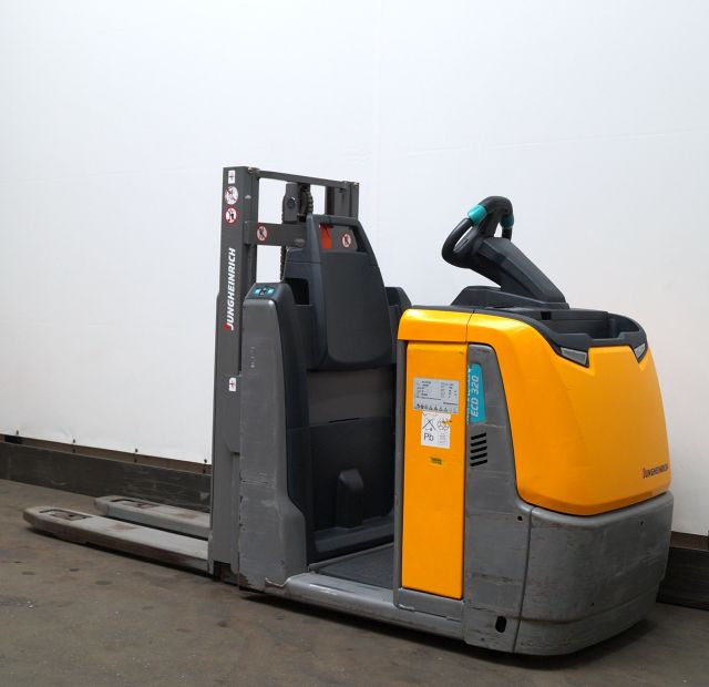 Jungheinrich ECD320 - Stacker: picture 2 Jungheinrich ECD320 - Stacker: picture 2