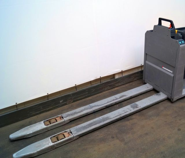 Jungheinrich ECE225 - Order picker: picture 3 Jungheinrich ECE225 - Order picker: picture 3