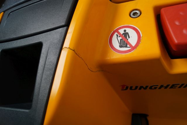 Jungheinrich EJD220 - Stacker: picture 5 Jungheinrich EJD220 - Stacker: picture 5