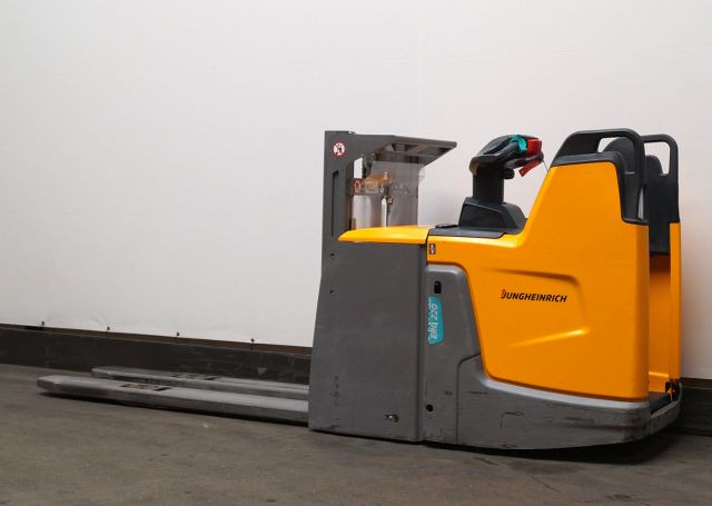 Jungheinrich ERD220 - Stacker: picture 2 Jungheinrich ERD220 - Stacker: picture 2