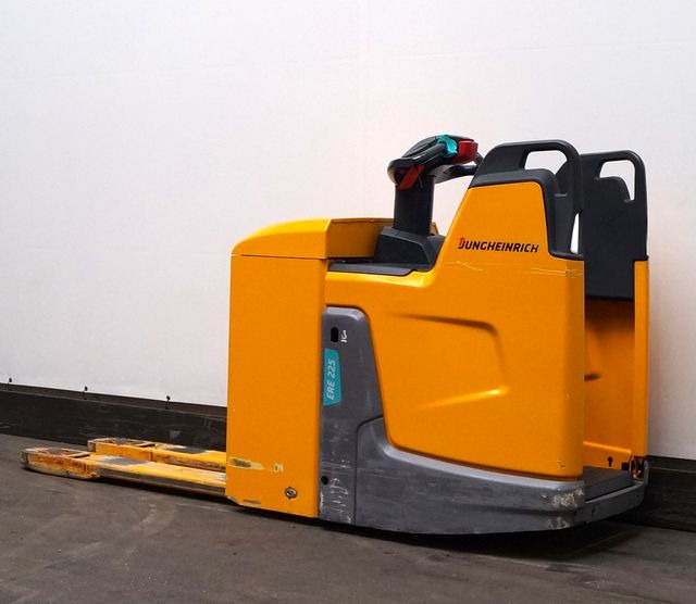 Jungheinrich ERE225 - Pallet truck: picture 2 Jungheinrich ERE225 - Pallet truck: picture 2