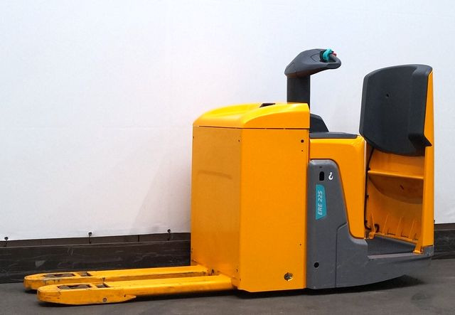 Jungheinrich ERE225 - Pallet truck: picture 1 Jungheinrich ERE225 - Pallet truck: picture 1