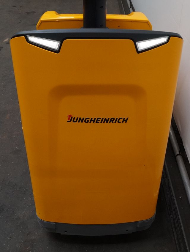 Jungheinrich ERE225 - Pallet truck: picture 4 Jungheinrich ERE225 - Pallet truck: picture 4