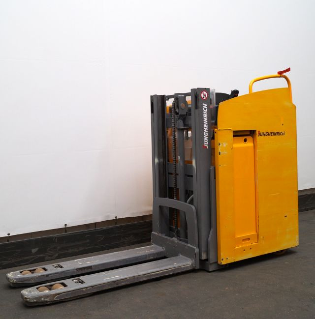 Jungheinrich ESD220 - Stacker: picture 1 Jungheinrich ESD220 - Stacker: picture 1