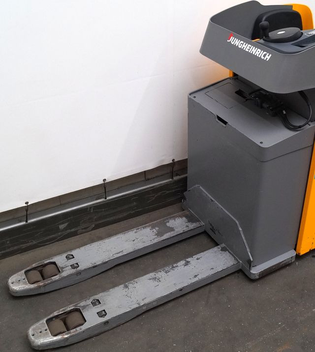 Jungheinrich ESE120 - Pallet truck: picture 3 Jungheinrich ESE120 - Pallet truck: picture 3