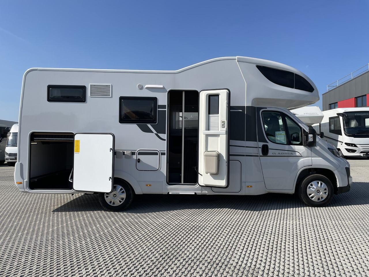 ADRIA Coral XL 600 DP *Modell 2025* - Alcove motorhome: picture 2 ADRIA Coral XL 600 DP *Modell 2025* - Alcove motorhome: picture 2