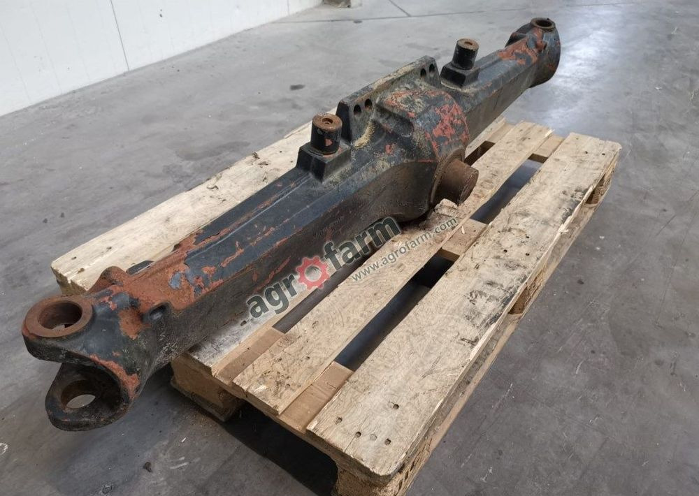 Obudowa mostu Massey Ferguson 4245, 6150, 6265 - Transmission: picture 3 Obudowa mostu Massey Ferguson 4245, 6150, 6265 - Transmission: picture 3