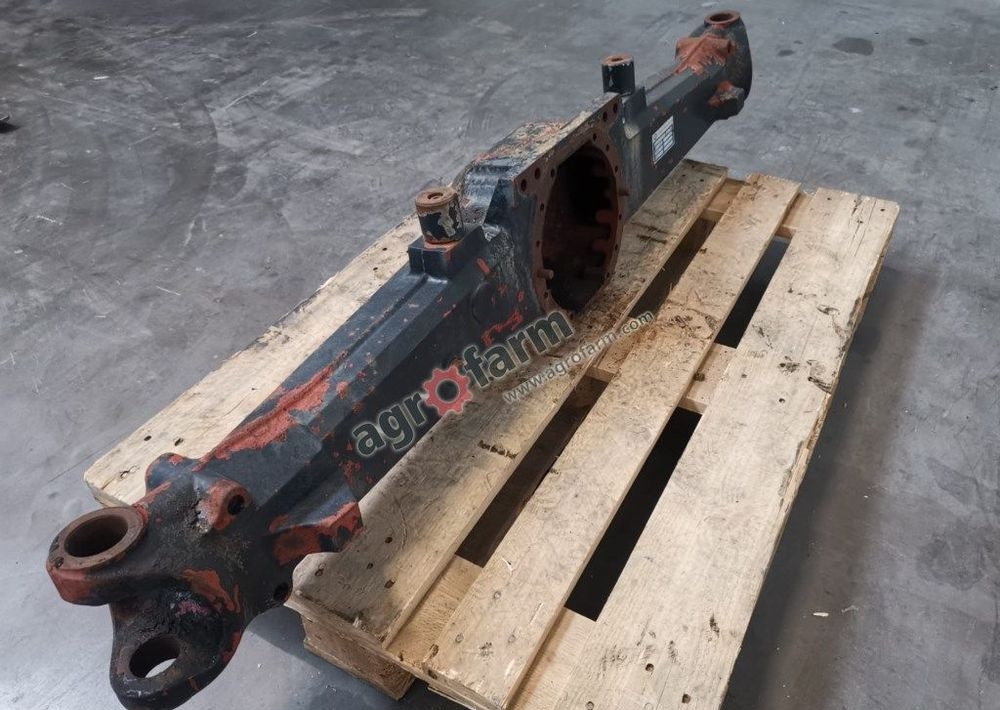 Obudowa mostu Massey Ferguson 4245, 6150, 6265 - Transmission: picture 1 Obudowa mostu Massey Ferguson 4245, 6150, 6265 - Transmission: picture 1