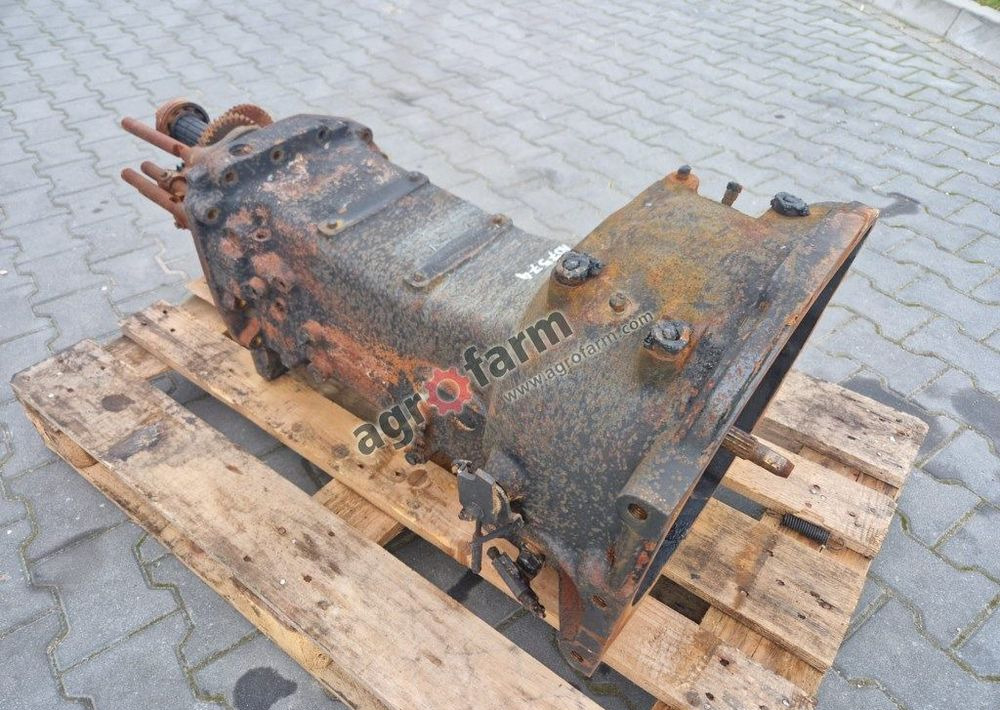 Skrzynia biegów Agroplus F 75 - Gearbox: picture 1 Skrzynia biegów Agroplus F 75 - Gearbox: picture 1