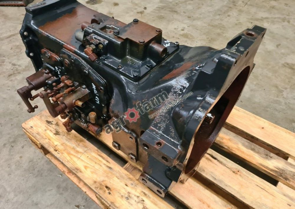 Skrzynia biegów Case MXU 135 - Gearbox: picture 4 Skrzynia biegów Case MXU 135 - Gearbox: picture 4