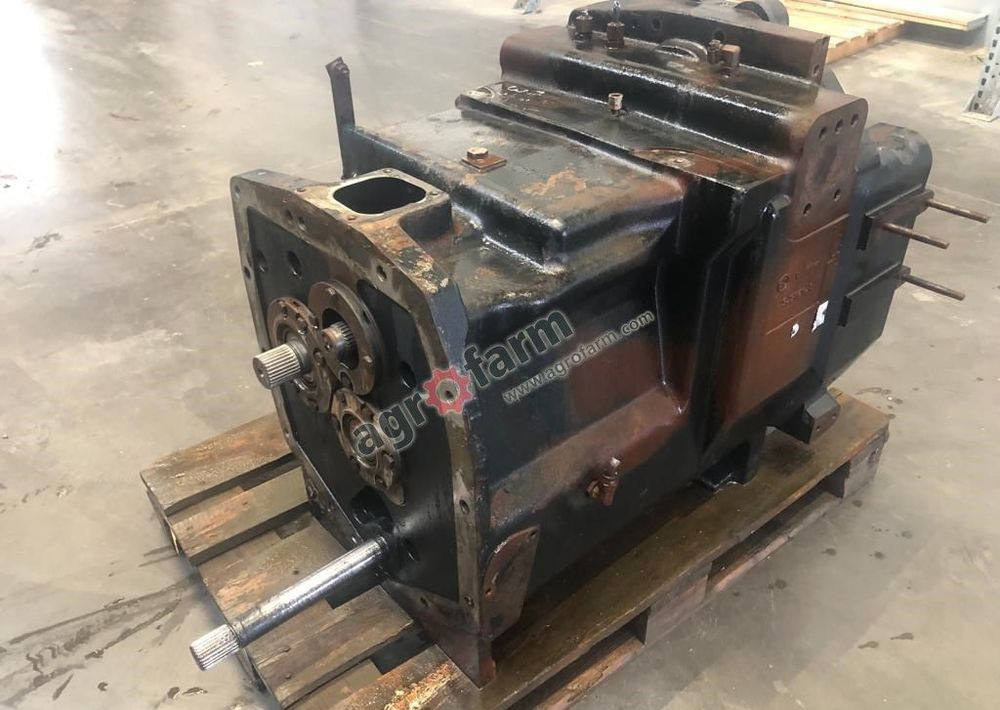 Skrzynia biegów Case Magnum 335 87428576 - Gearbox: picture 3 Skrzynia biegów Case Magnum 335 87428576 - Gearbox: picture 3