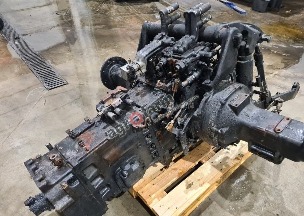 Gearbox Skrzynia biegów, most tylny Case Luxxum 120: picture 1