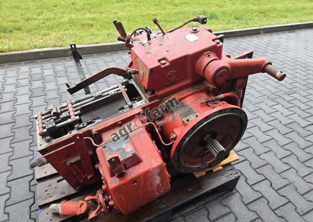 Skrzynia biegów, tylny most Case 1255 XL - Gearbox: picture 2 Skrzynia biegów, tylny most Case 1255 XL - Gearbox: picture 2