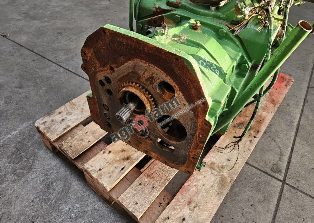 TYLNY MOST I SKRZYNIA BIEGÓW JOHN DEERE L113175 - Gearbox: picture 4 TYLNY MOST I SKRZYNIA BIEGÓW JOHN DEERE L113175 - Gearbox: picture 4