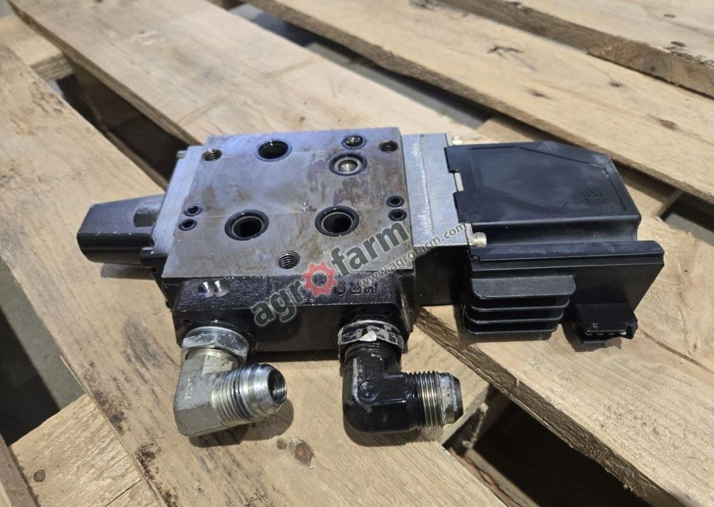 Zawór hydrauliczny PVG32, Valtra T171, T181, T191 - Hydraulics: picture 3 Zawór hydrauliczny PVG32, Valtra T171, T181, T191 - Hydraulics: picture 3