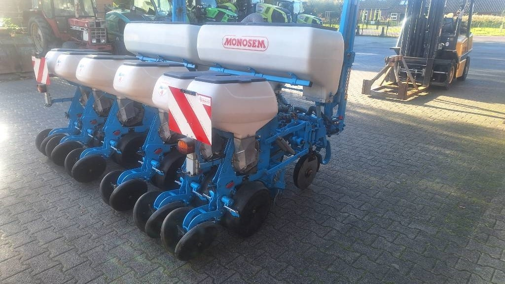 Monosem NG PLUS 6 - Precision sowing machine: picture 2 Monosem NG PLUS 6 - Precision sowing machine: picture 2