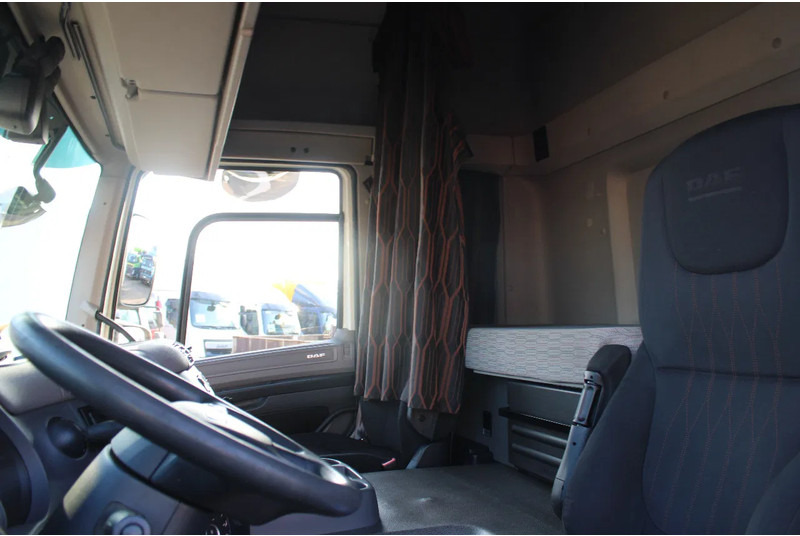 Box truck DAF CF 260 + EURO 6 + LIFT: picture 7 Box truck DAF CF 260 + EURO 6 + LIFT: picture 7