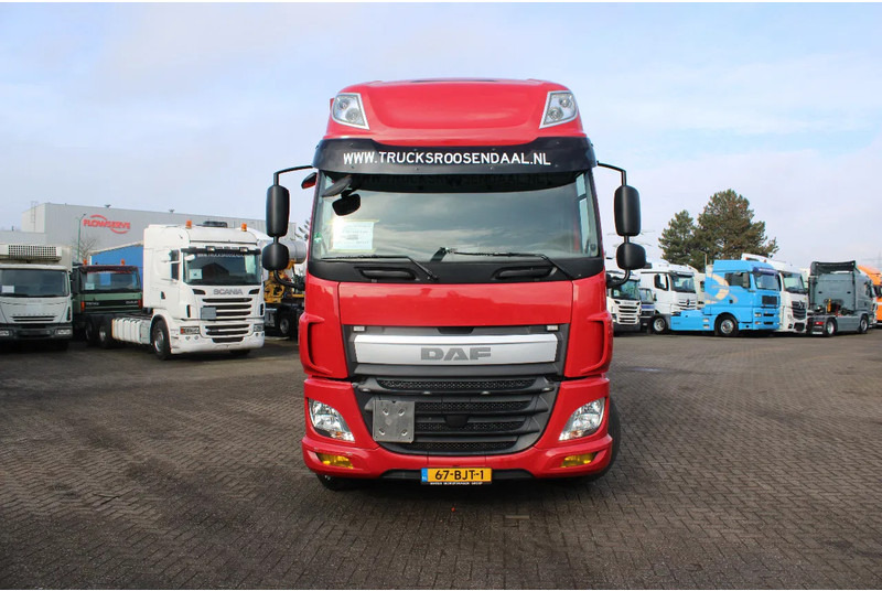 DAF CF 330 + 6X2 + LIFT - Box truck: picture 2 DAF CF 330 + 6X2 + LIFT - Box truck: picture 2
