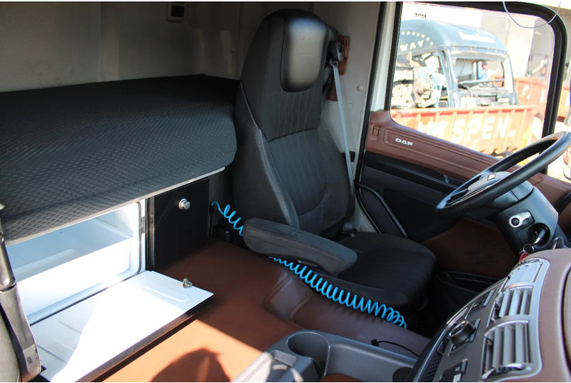 Cab chassis truck DAF CF 370 + euro 6 + ssc + full option: picture 7
