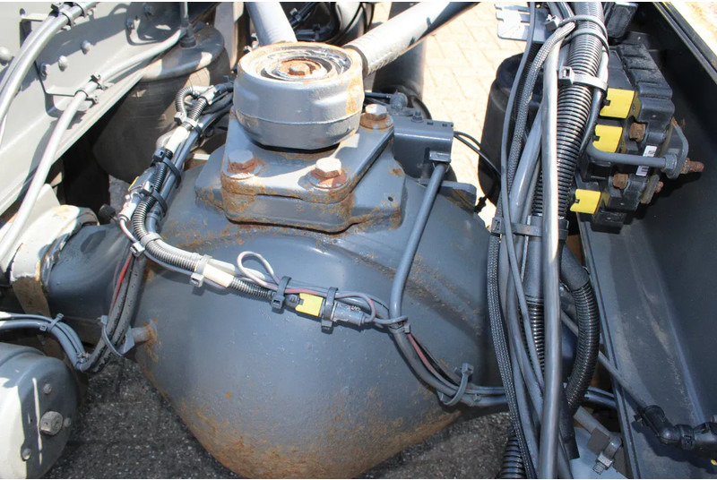 Cab chassis truck DAF CF 370 + euro 6 + ssc + full option: picture 18