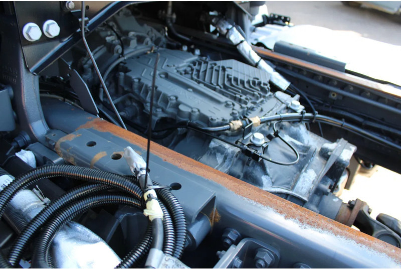 Cab chassis truck DAF CF 370 + euro 6 + ssc + full option: picture 20