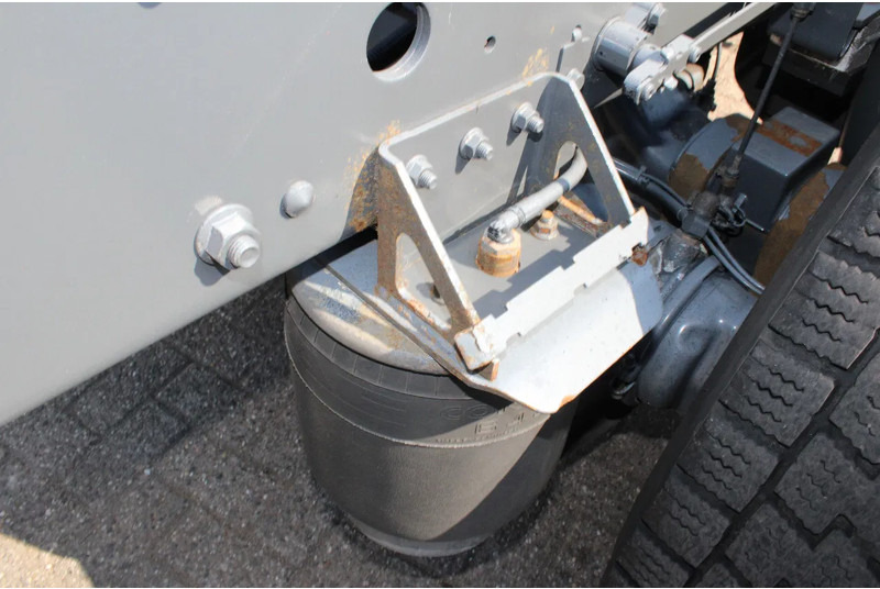 Cab chassis truck DAF CF 370 + euro 6 + ssc + full option: picture 17