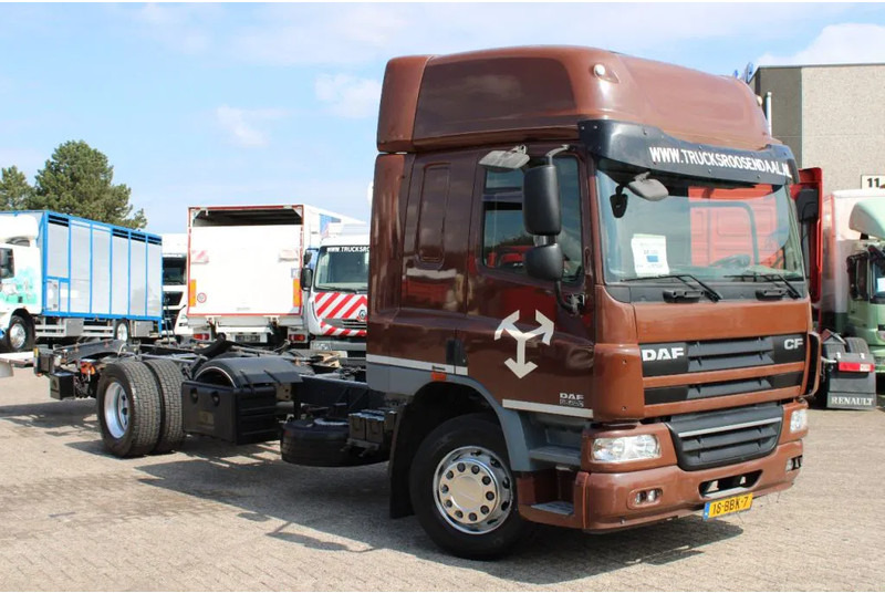 DAF CF 65 220 + lift + euro 5 - Cab chassis truck: picture 4 DAF CF 65 220 + lift + euro 5 - Cab chassis truck: picture 4