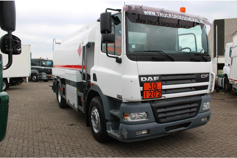 DAF CF 85.430 + PUMP/METERS + 4 COMPART / 15.000 LITER + COMPLETE SYSTEM WORKING + MANUAL - Tank truck: picture 2 DAF CF 85.430 + PUMP/METERS + 4 COMPART / 15.000 LITER + COMPLETE SYSTEM WORKING + MANUAL - Tank truck: picture 2