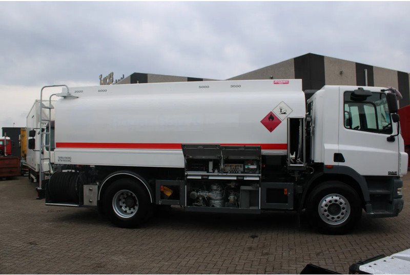 DAF CF 85.430 + PUMP/METERS + 4 COMPART / 15.000 LITER + COMPLETE SYSTEM WORKING + MANUAL - Tank truck: picture 3 DAF CF 85.430 + PUMP/METERS + 4 COMPART / 15.000 LITER + COMPLETE SYSTEM WORKING + MANUAL - Tank truck: picture 3