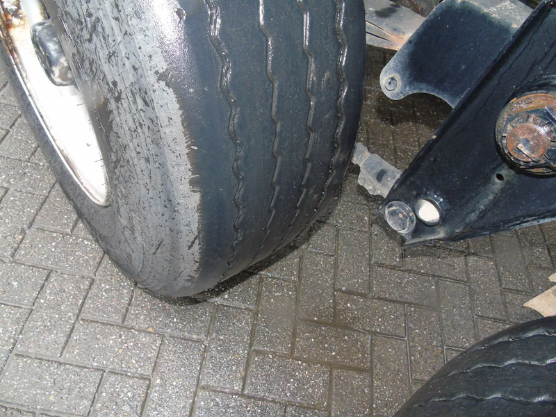 Container transporter/ Swap body semi-trailer KLAUS 20FT + SELF PROPPELED ENGINE + FULLY WORKING: picture 16